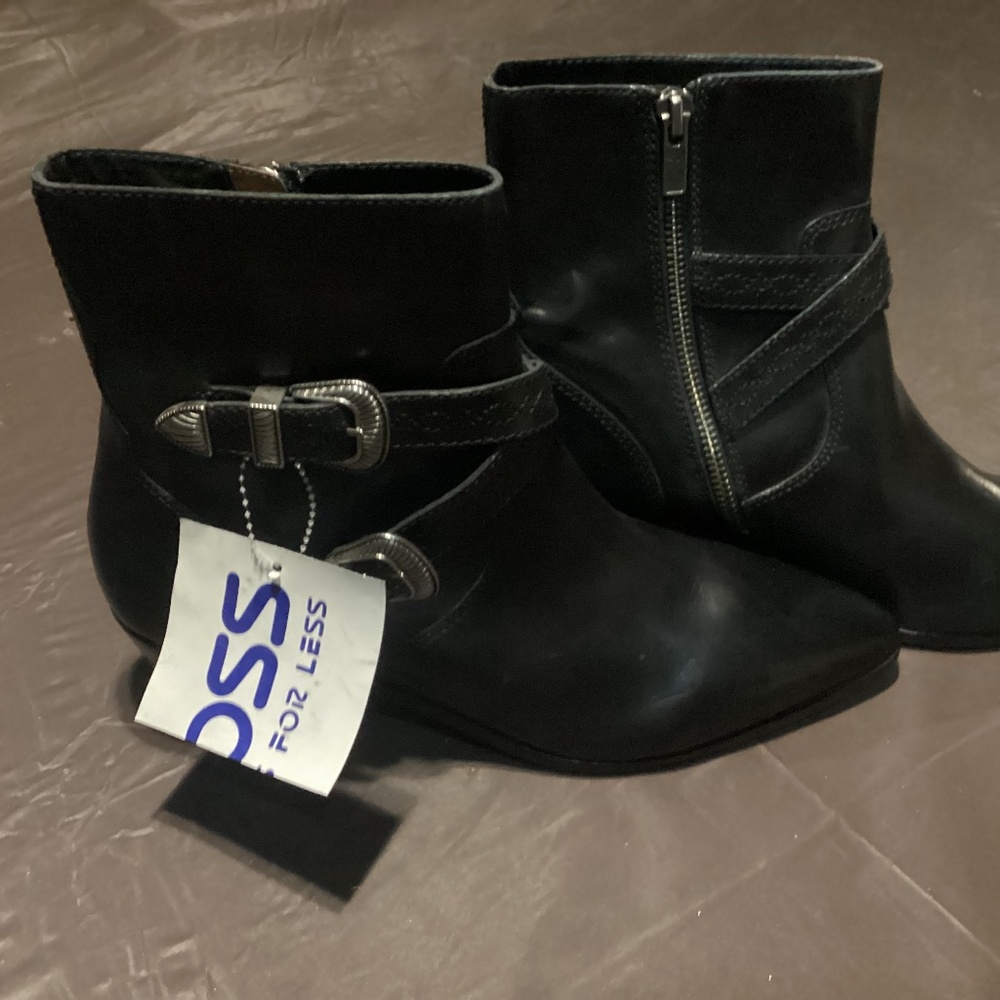 Frye ankle boots new size 9